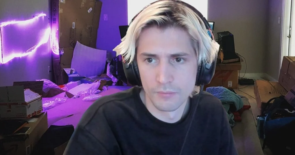 XQc попал в эфир CBS News во время полицейской погони