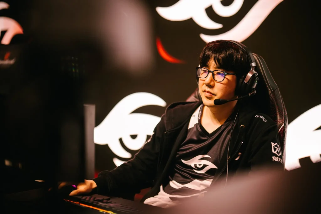 Crystallis: «Heen - самый легендарный человек, которого я когда-либо встречал в Доте»