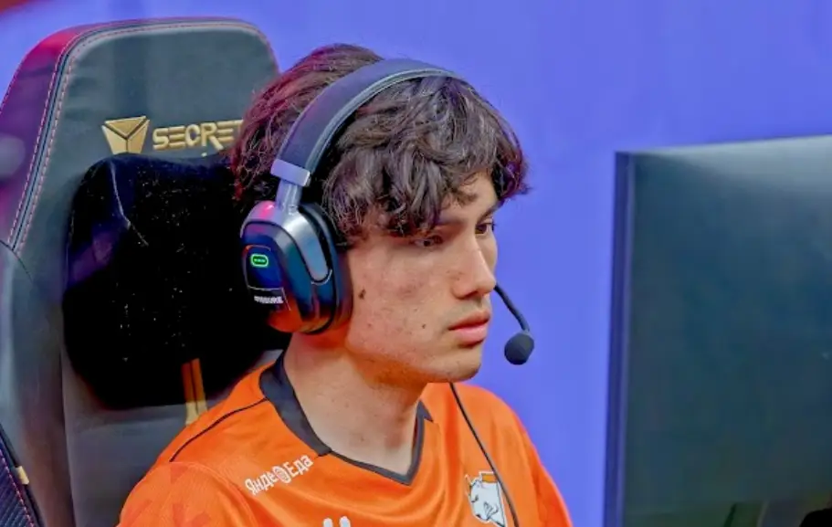 Timado купил 9 мантий интеллекта на решающей карте против Z10 - VP проиграла ее за 27 минут