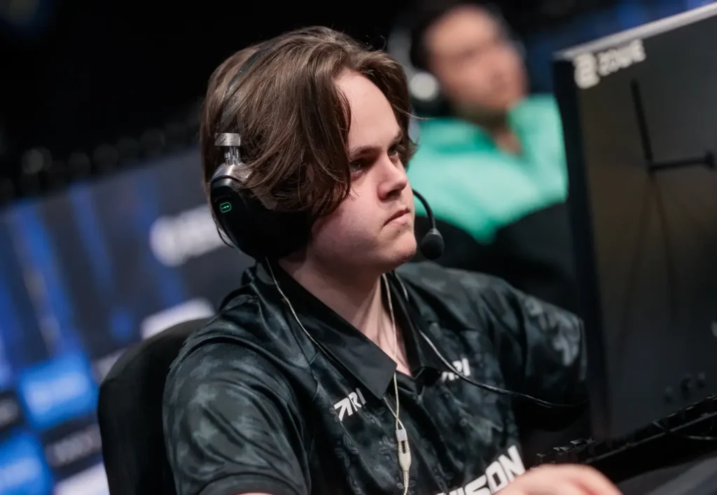 Astralis выбила PARIVISION с IEM Krakow