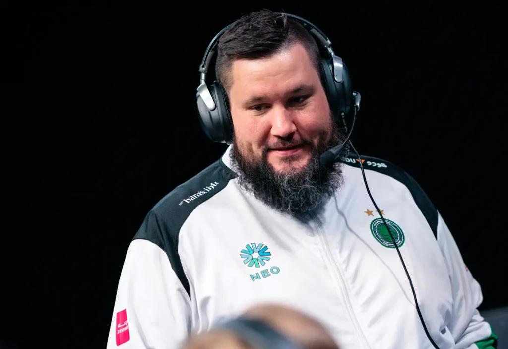 Falcons сыграют с MOUZ за место в плей-офф IEM Krakow