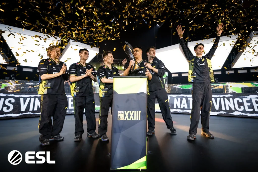 Восхождение makazze на вершину. Его обвиняли в читах, а теперь он тащит NAVI к титулам