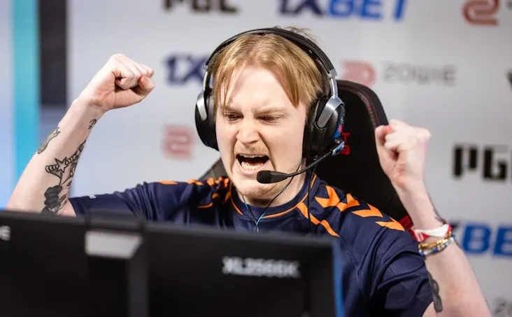 Nawwk укомплектовал состав Johnny Speeds