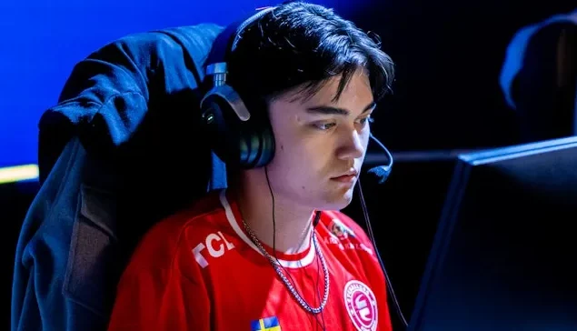 19-летний poiii сыграл с рейтингом 1.99, но это не помогло 100 Thieves остаться на LAN-турнире