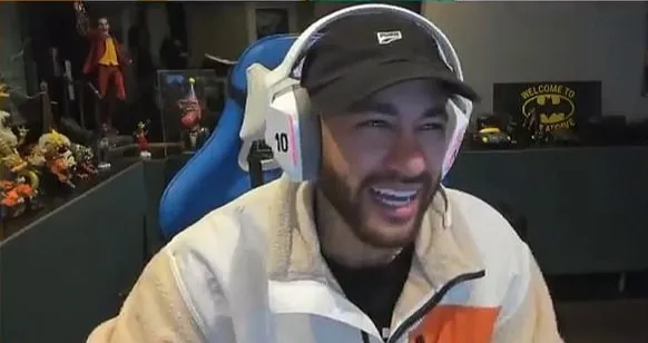 Кто из спортсменов переквалифицировался в стримера?