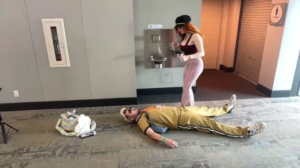 Все про Amouranth: биография, фото в молодости и сейчас, сколько зарабатывает