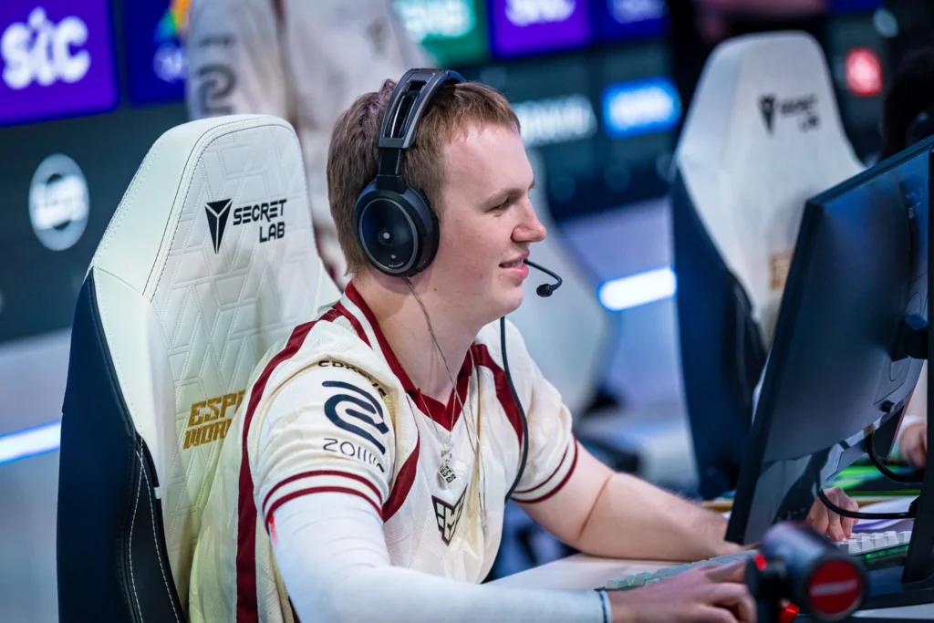 Heroic критикуют за визовые проблемы. Команда играет без снайпера полгода