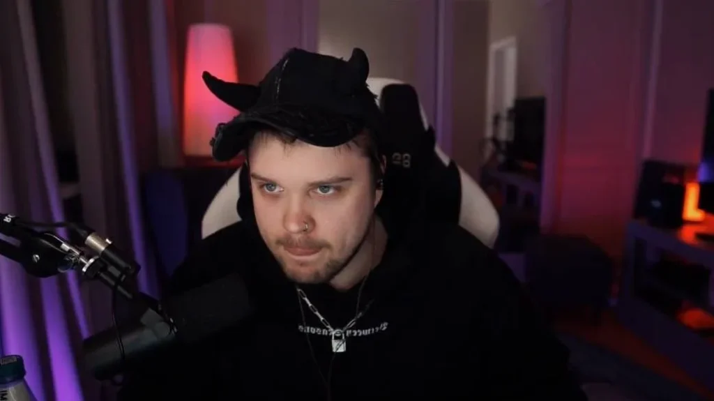 Guacamolemolly получил бан на Твиче во время стрима из Африки