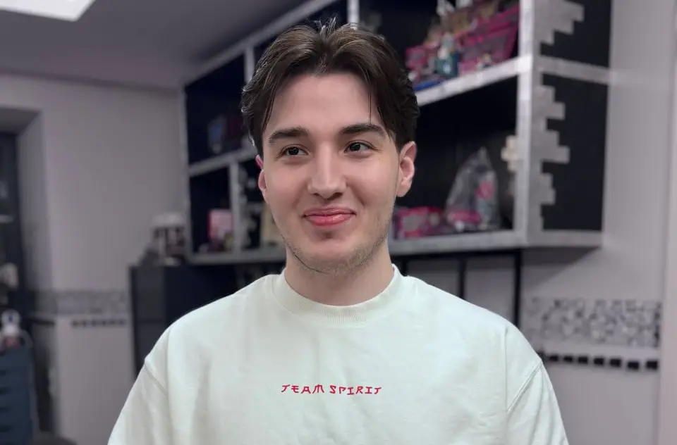 Spirit подарила Collapse торт с Venomancer и массажную накидку на кресло на 24-летие