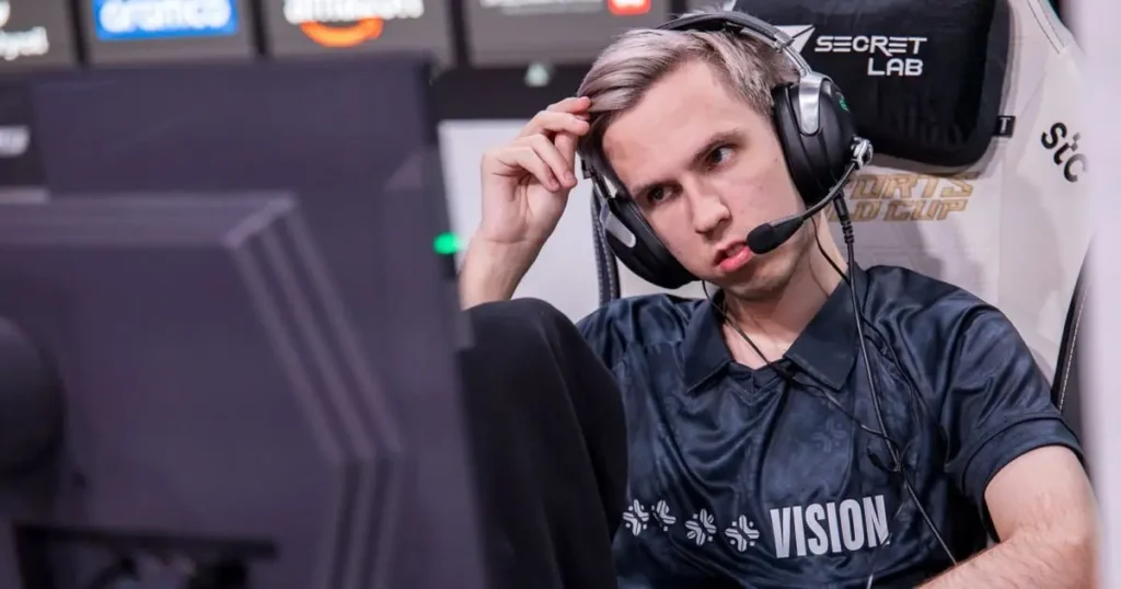 NS: «Паузы от Dukalis - это цирк. Жмет паузу и пишет: »Mic«. Но пауза используется, чтобы что-то рассказать»