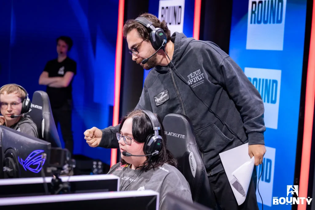 Как magixx справляется с ролью капитана?