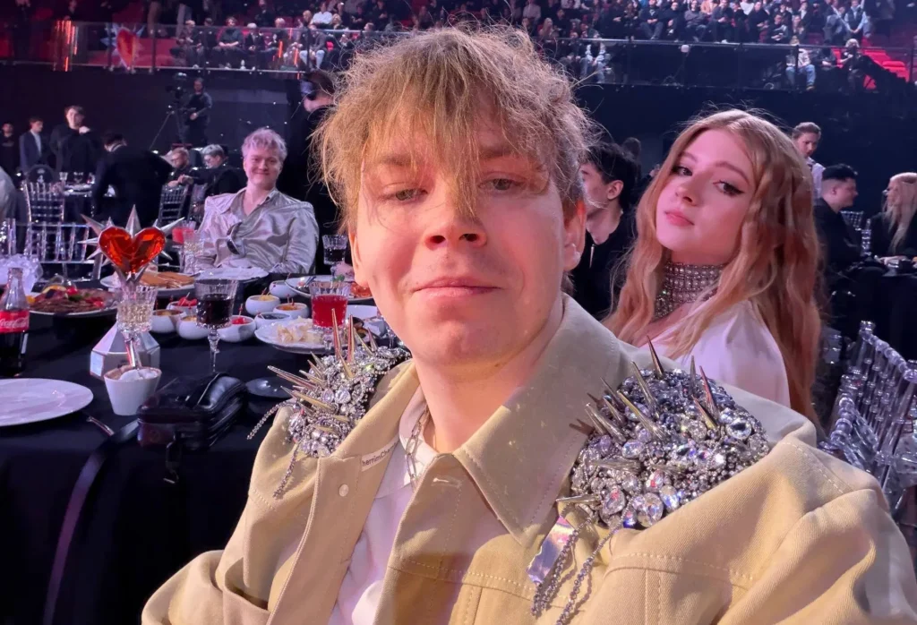 WW Team победила академию Virtus.pro и TDK с nafany на LAN-турнире IZI WEX в Москве