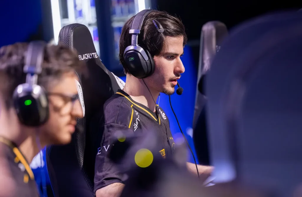 FlameZ: «PARIVISION играет очень медленно, и это дико скучно. С моим СДВГ я просто не вывожу такой темп»