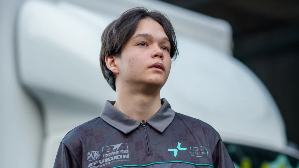 Satanic забанили в матчмейкинге Dota 2 на год