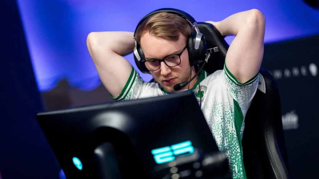 Teses о визовых проблемах kyousuke: «Ситуация происходит не первый раз, так что это еще неприятнее»