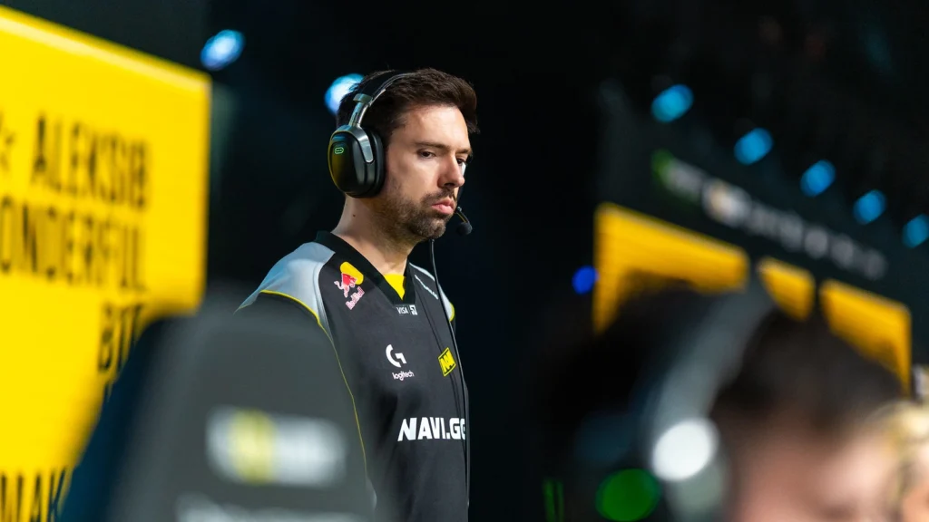 Восхождение makazze на вершину. Его обвиняли в читах, а теперь он тащит NAVI к титулам