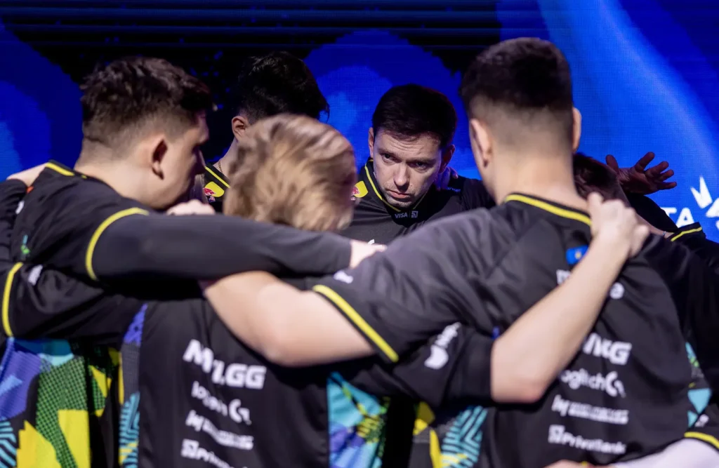 NAVI обыграли Falcons и вышли в плей-офф BLAST Open Rotterdam