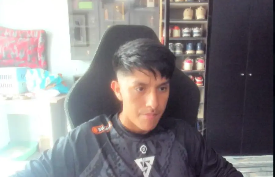 Parker выложил фото с 33 и bzm. По слухам, он заменит Pure на PGL Wallachia 7