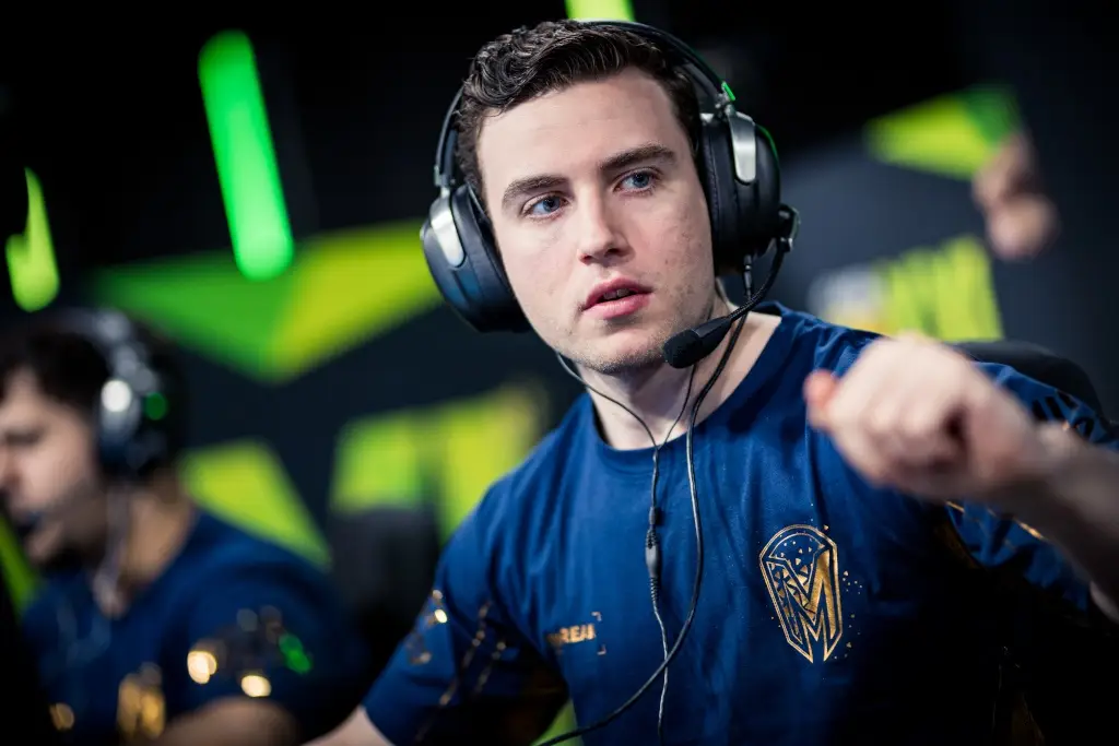 На австралийском лане по CS2 произошла драка. Одного из участников забанили на 6 месяцев