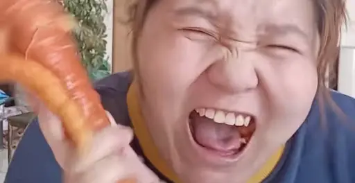 За что в Китае банят стримеров? Трэш-контент, неуплата налогов и аналоги Золо