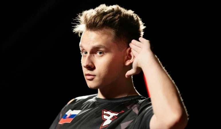 OverDrive: «Как вам слух, что frozen переподписал контракт с FaZe? Что он употребляет?»